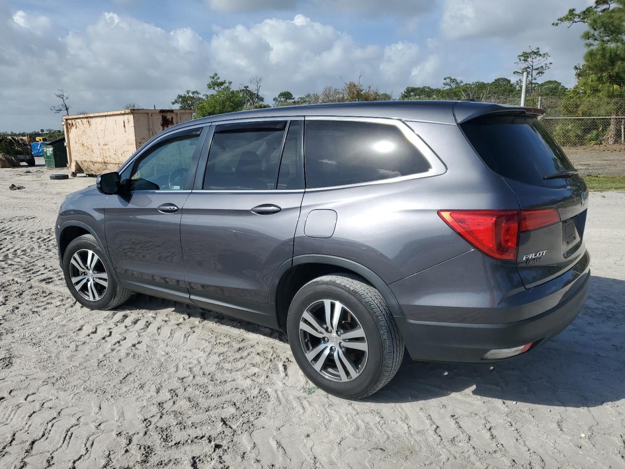 2017 Honda Pilot - Image 2