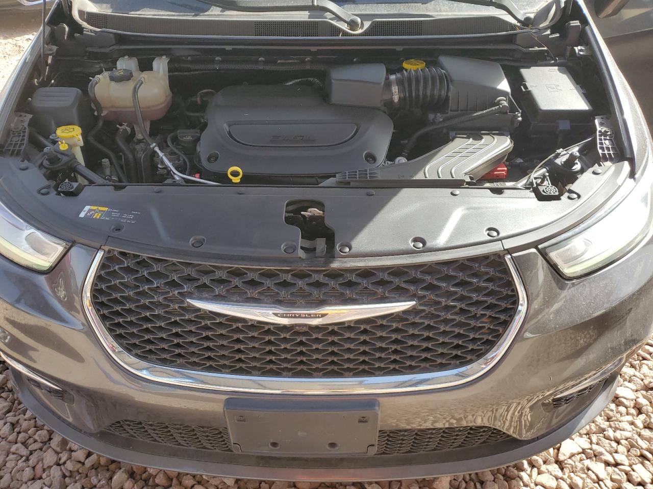 2021 Chrysler Pacifica - Image 12