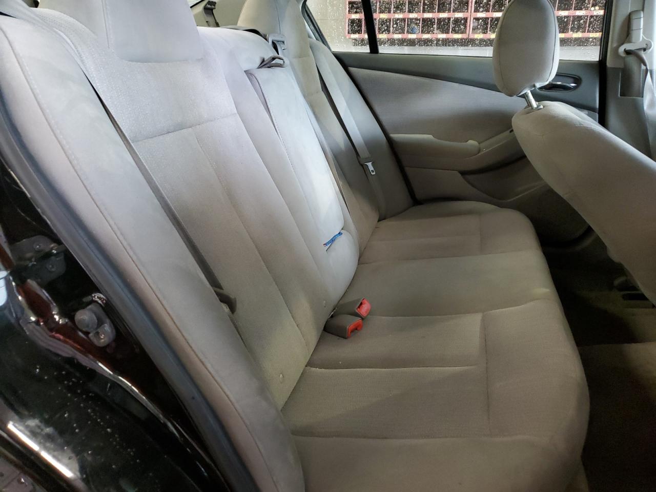 2011 Nissan Altima - Image 10