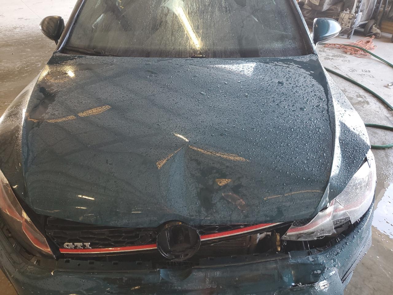 2018 Volkswagen GTI - Image 12