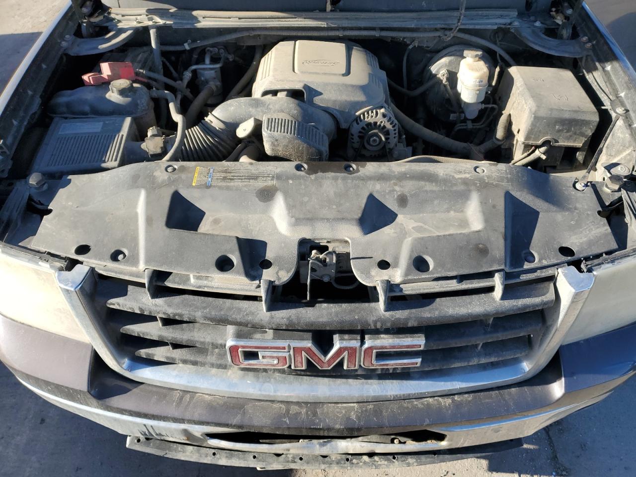 2010 GMC Sierra - Image 11