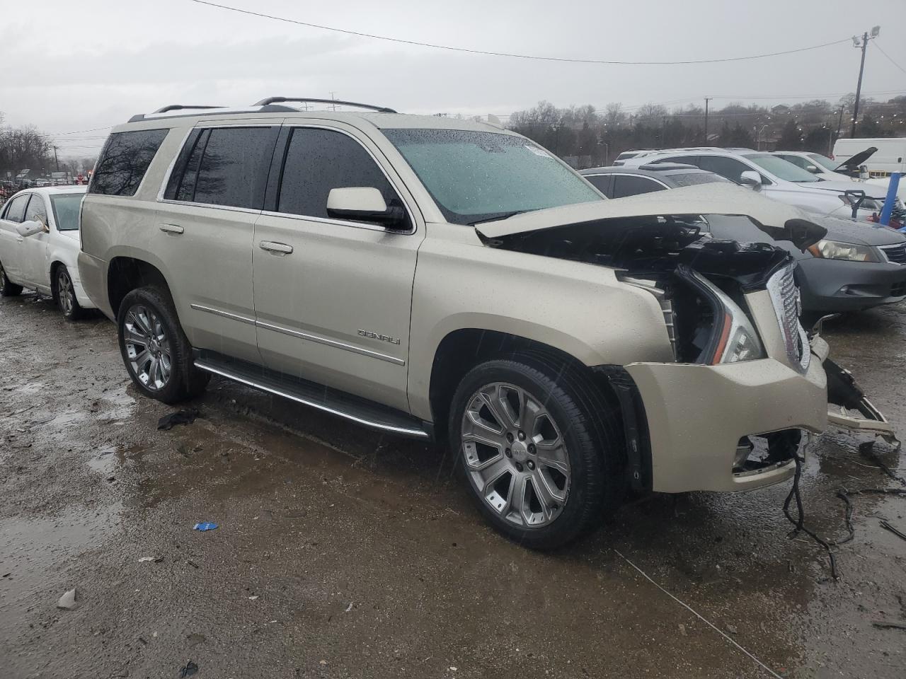 2015 GMC Yukon - Image 4