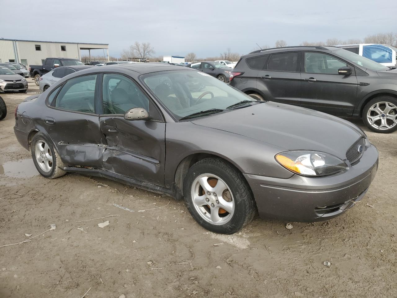 2005 Ford Taurus - Image 4