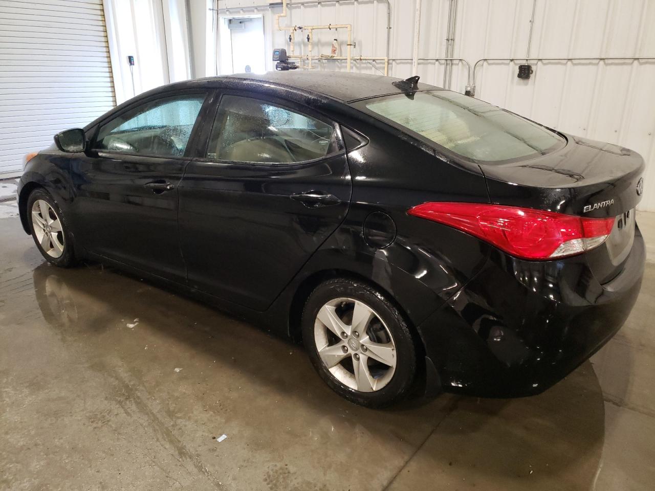 2013 Hyundai Elantra - Image 2