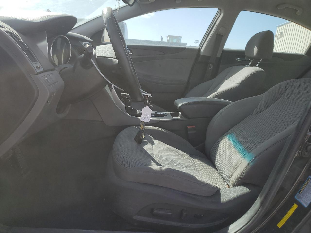 2012 Hyundai Sonata - Image 7