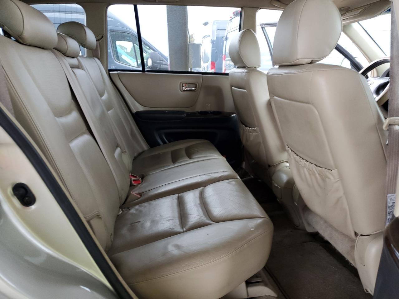 2002 Toyota Highlander - Image 10