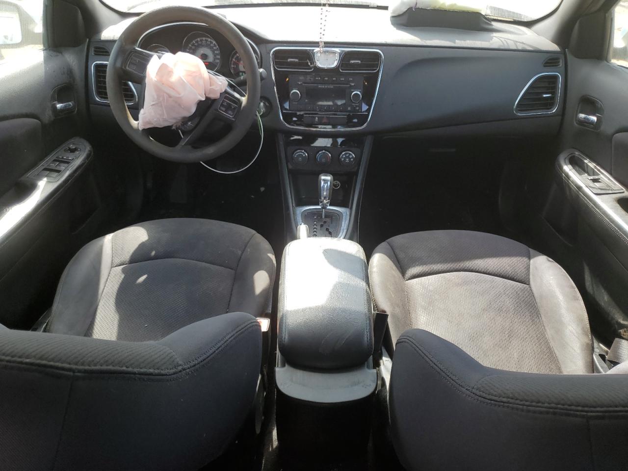 2014 Chrysler 200 - Image 8