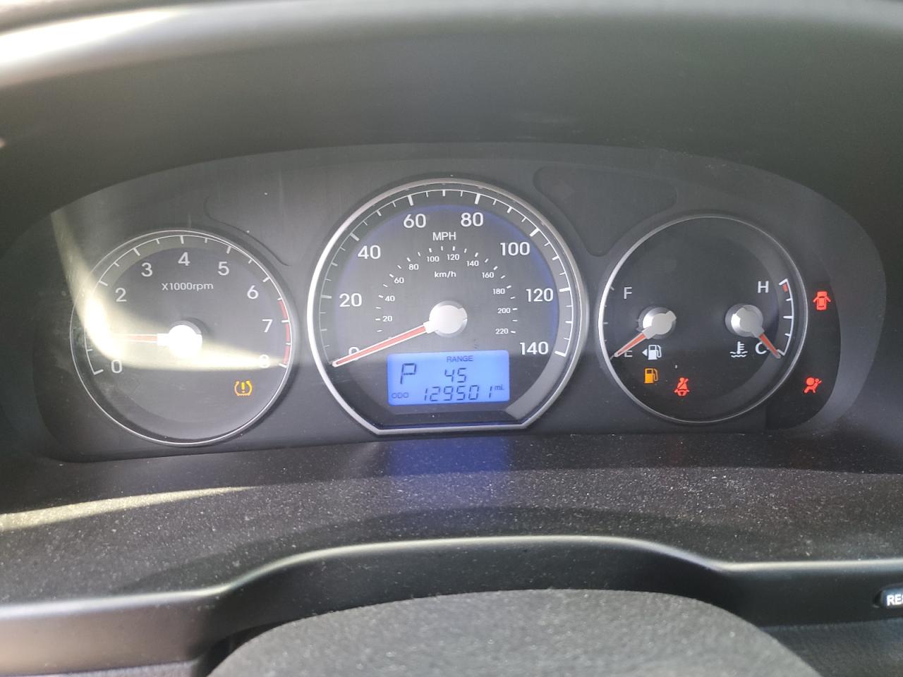 2011 Hyundai Santa Fe - Image 9