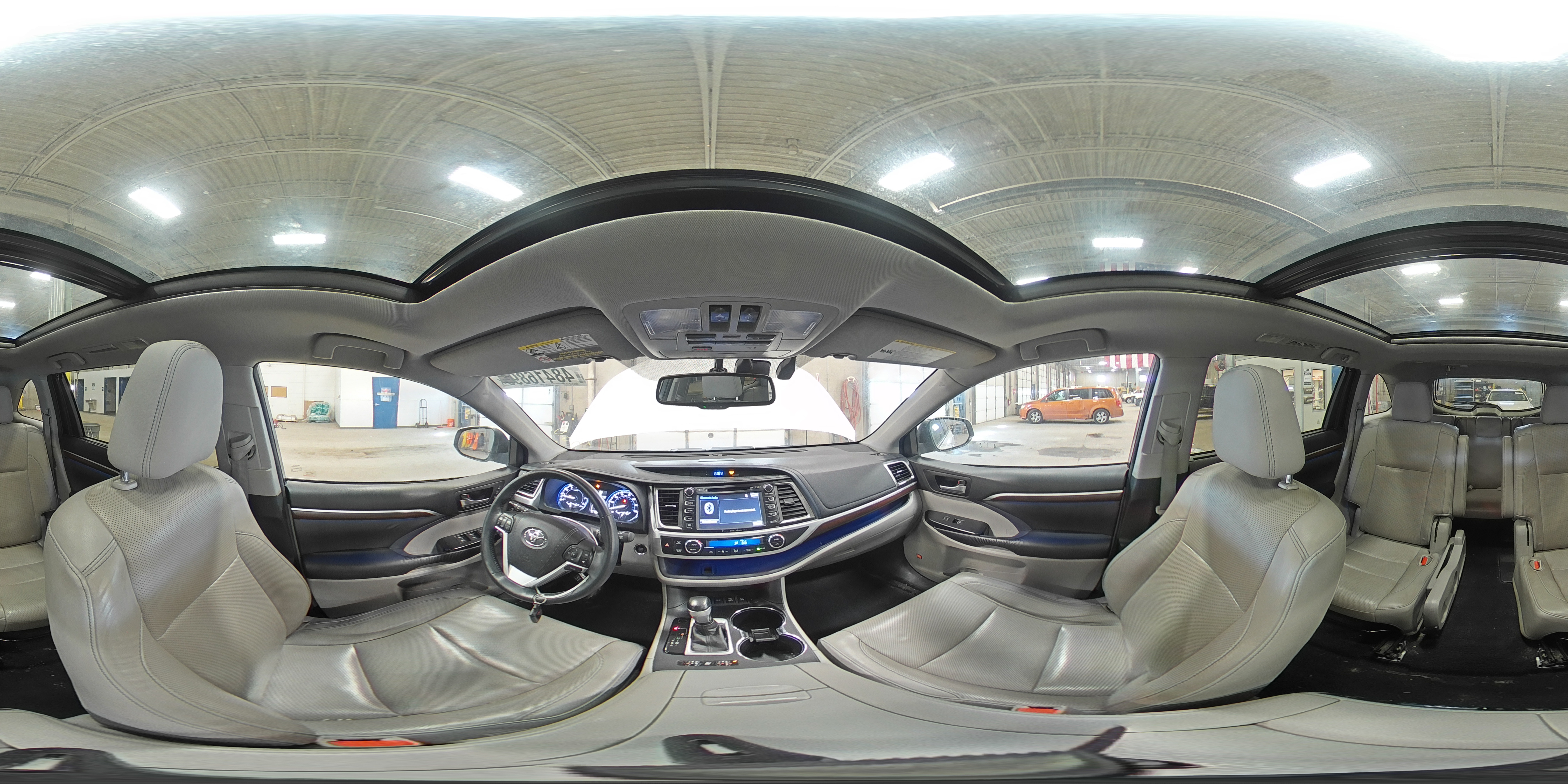 2016 Toyota Highlander - Image 14