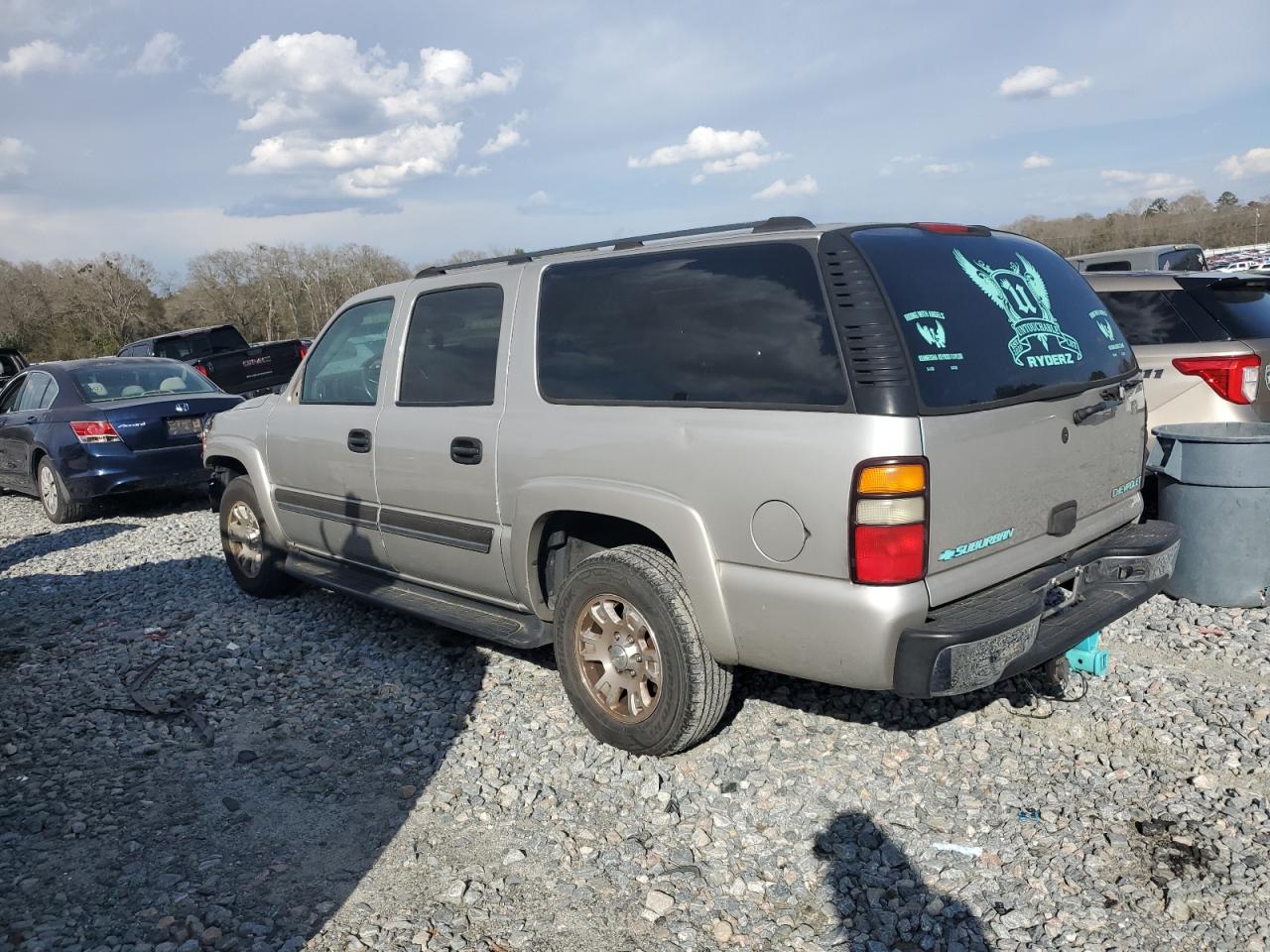 2004 Chevrolet Suburban - Image 2