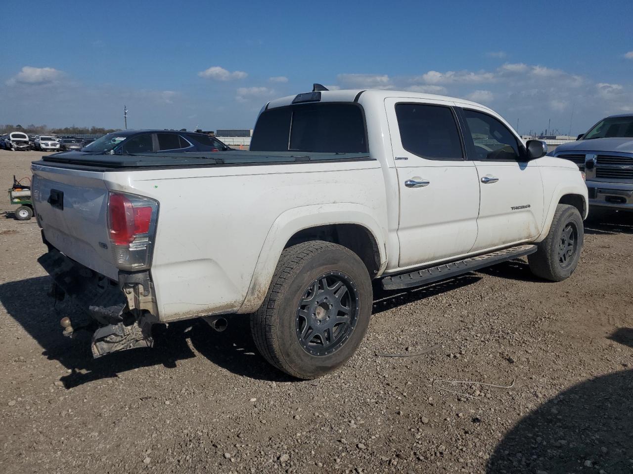 2017 Toyota Tacoma - Image 3