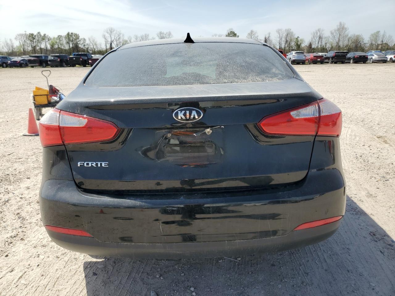 2016 Kia Forte - Image 6