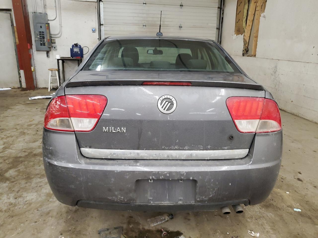 2010 Mercury Milan - Image 6