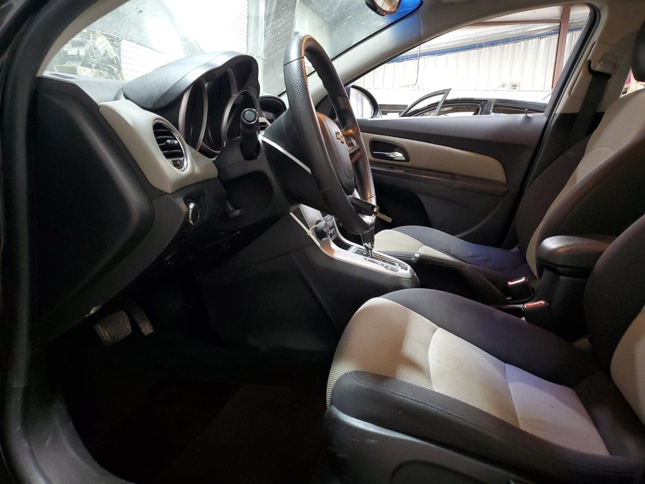2014 Chevrolet Cruze - Image 7
