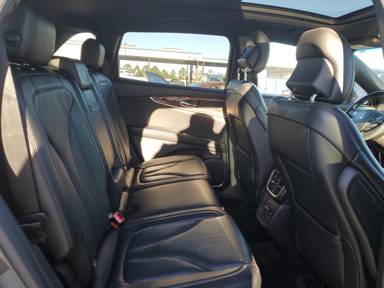 2018 Lincoln MKX - Image 11