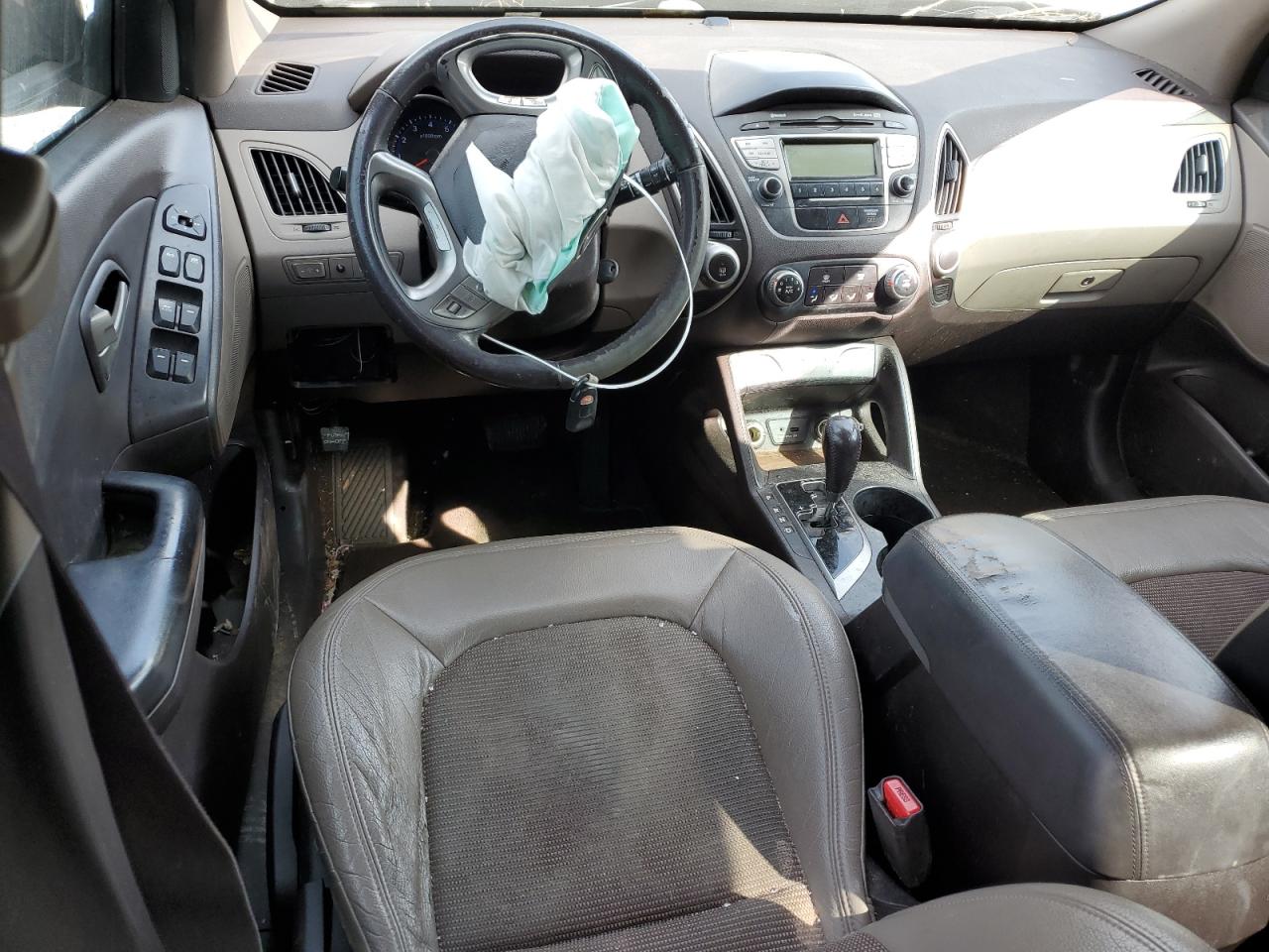 2010 Hyundai Tucson - Image 8