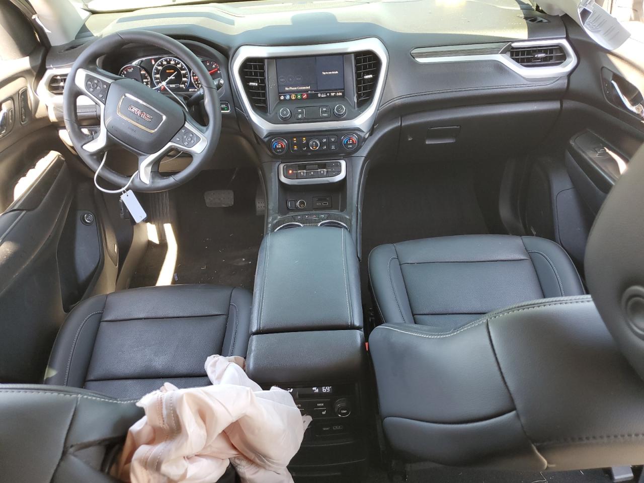 2022 GMC Acadia - Image 8