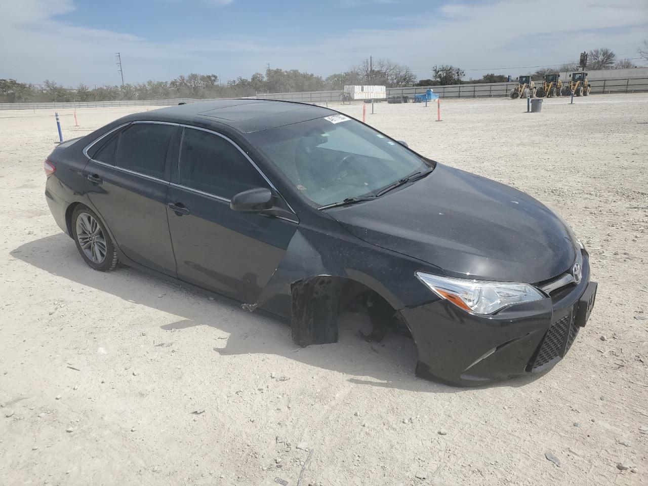 2015 Toyota Camry - Image 4