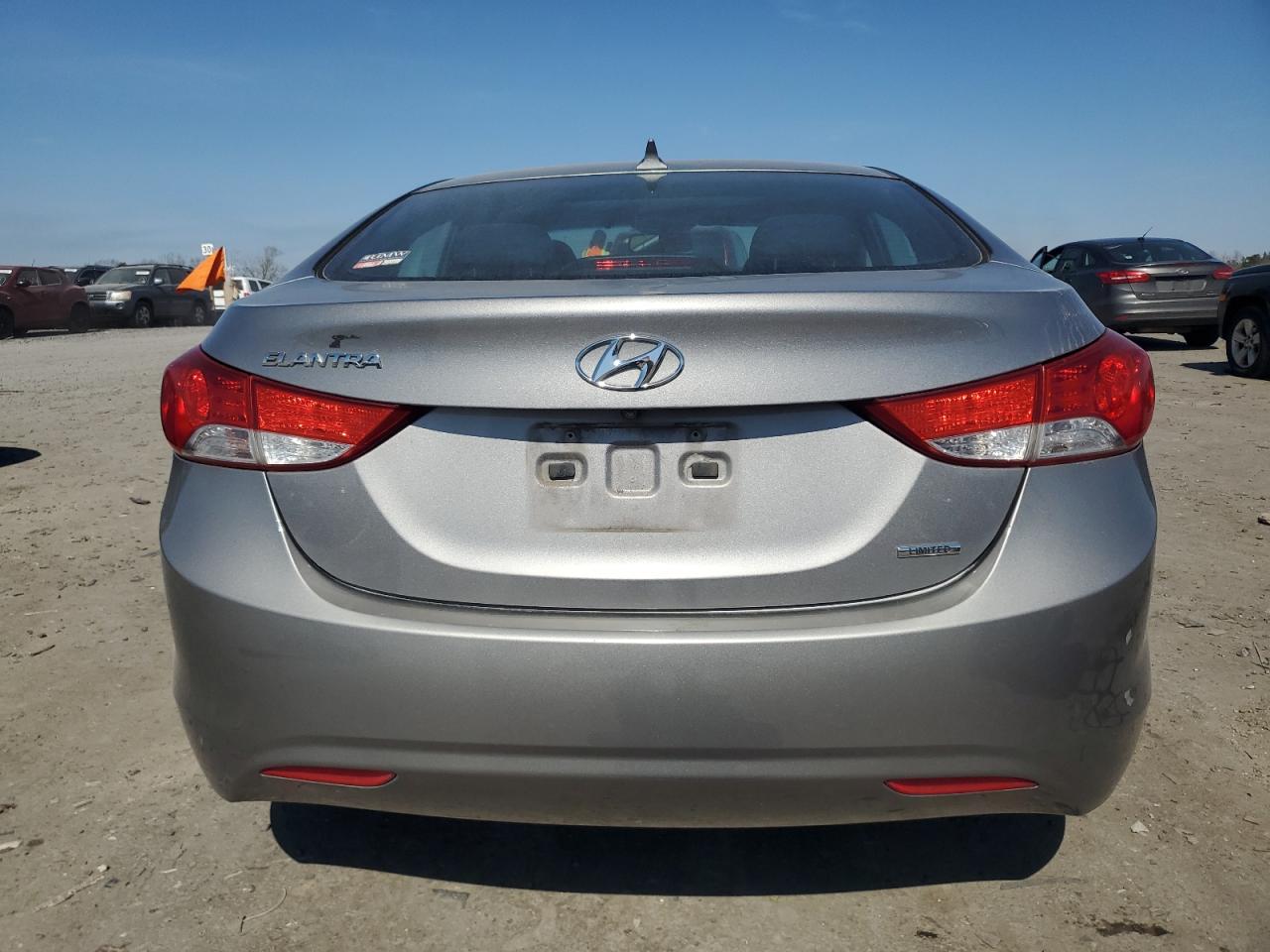 2011 Hyundai Elantra - Image 6