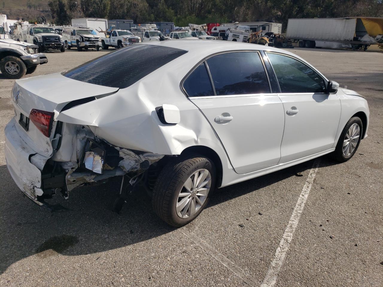 2016 Volkswagen Jetta - Image 3