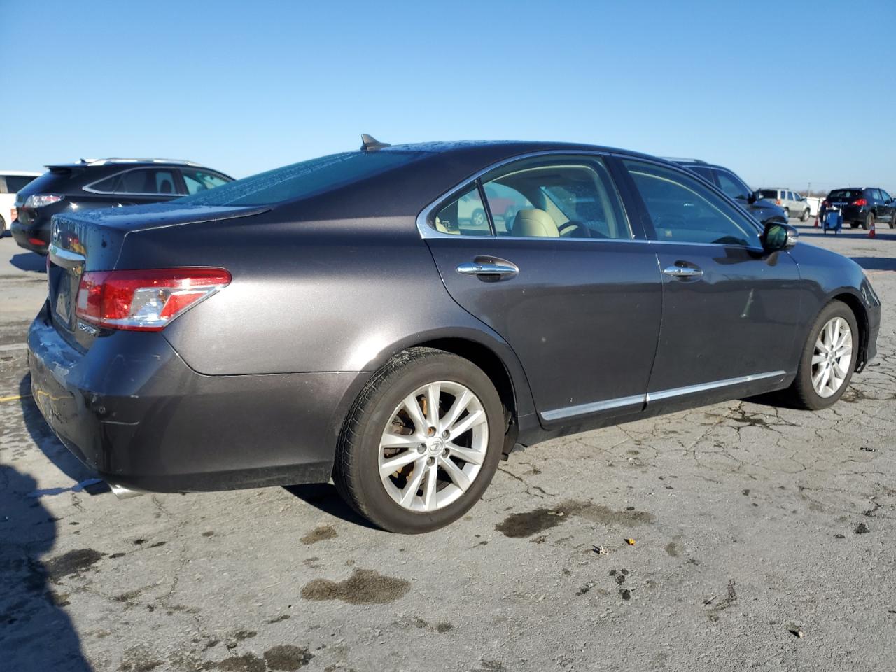 2010 Lexus ES - Image 3