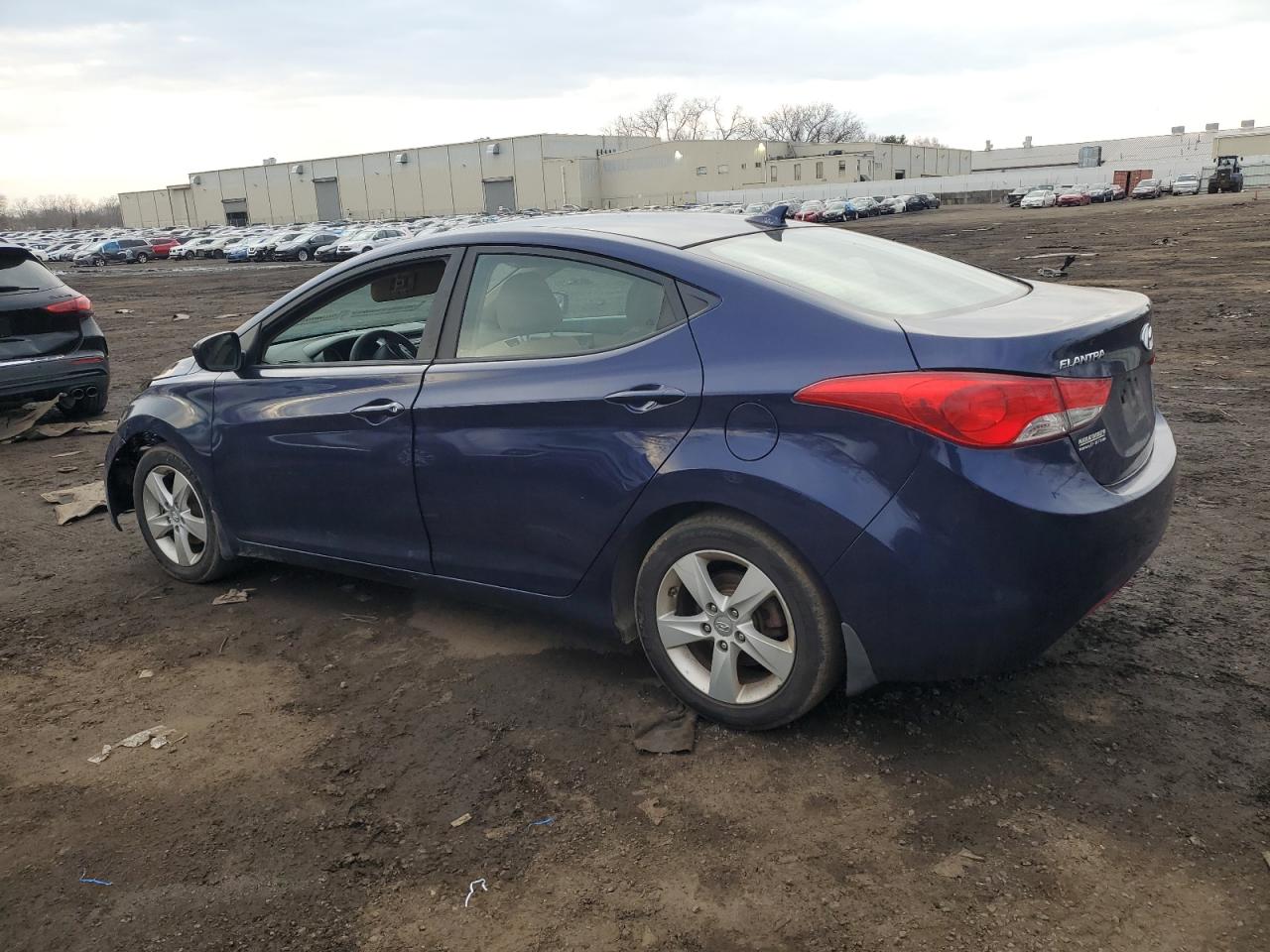 2013 Hyundai Elantra - Image 2
