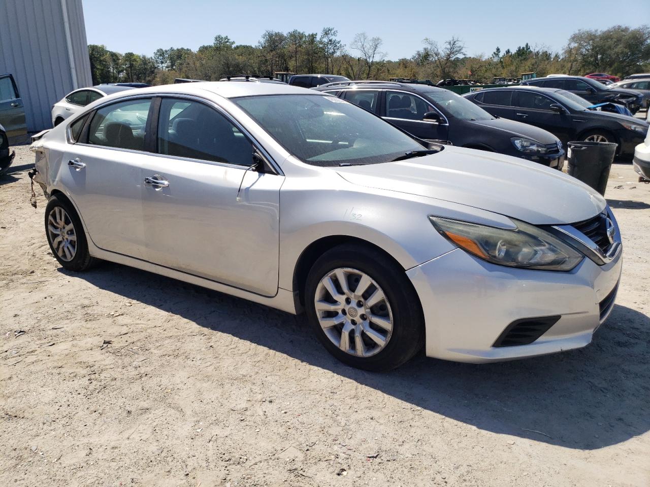 2016 Nissan Altima - Image 4