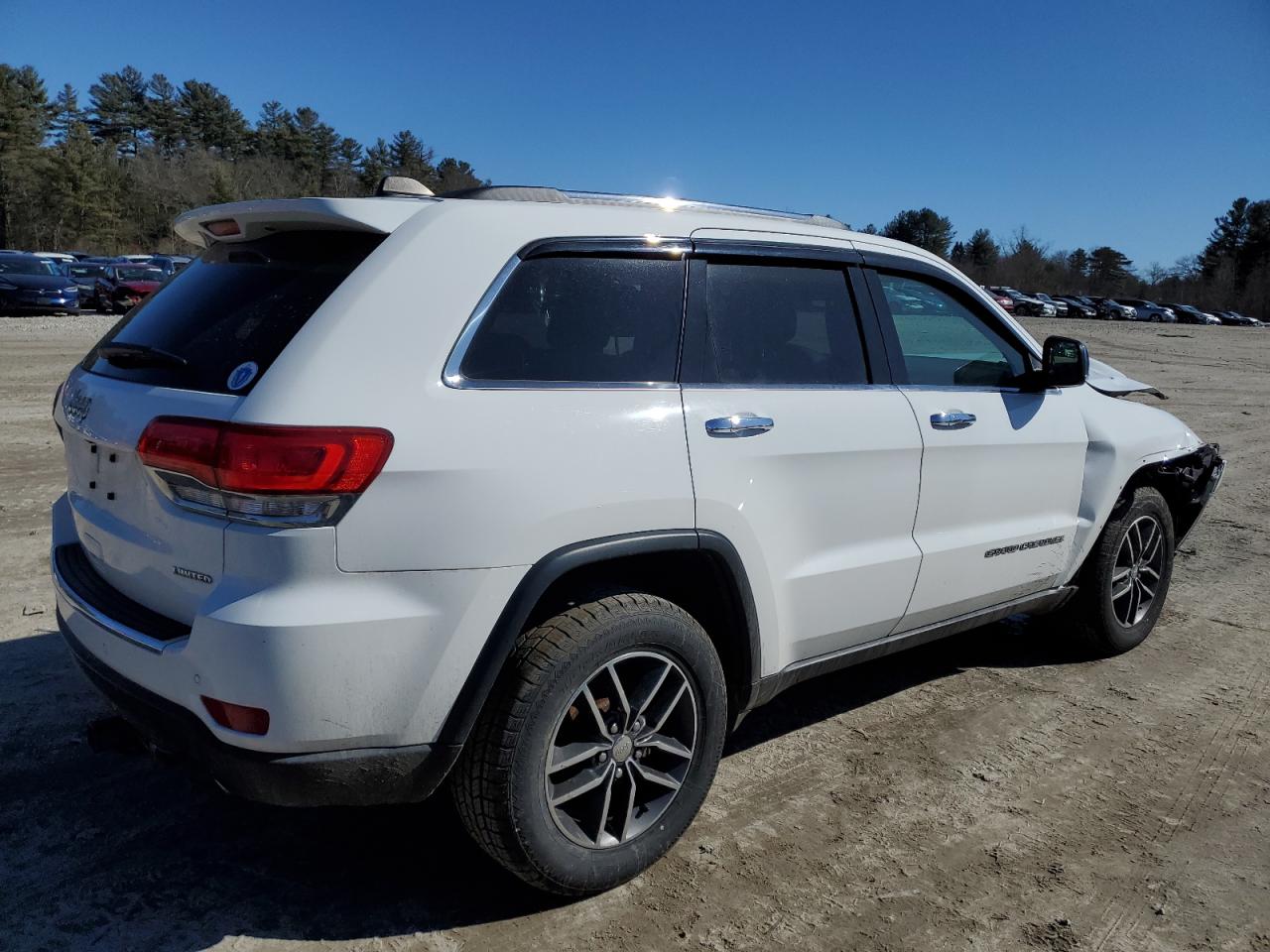 2017 Jeep Grand Cherokee - Image 3
