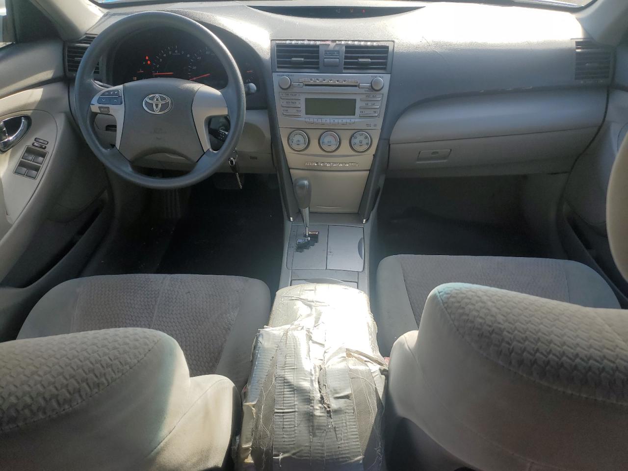 2010 Toyota Camry - Image 8