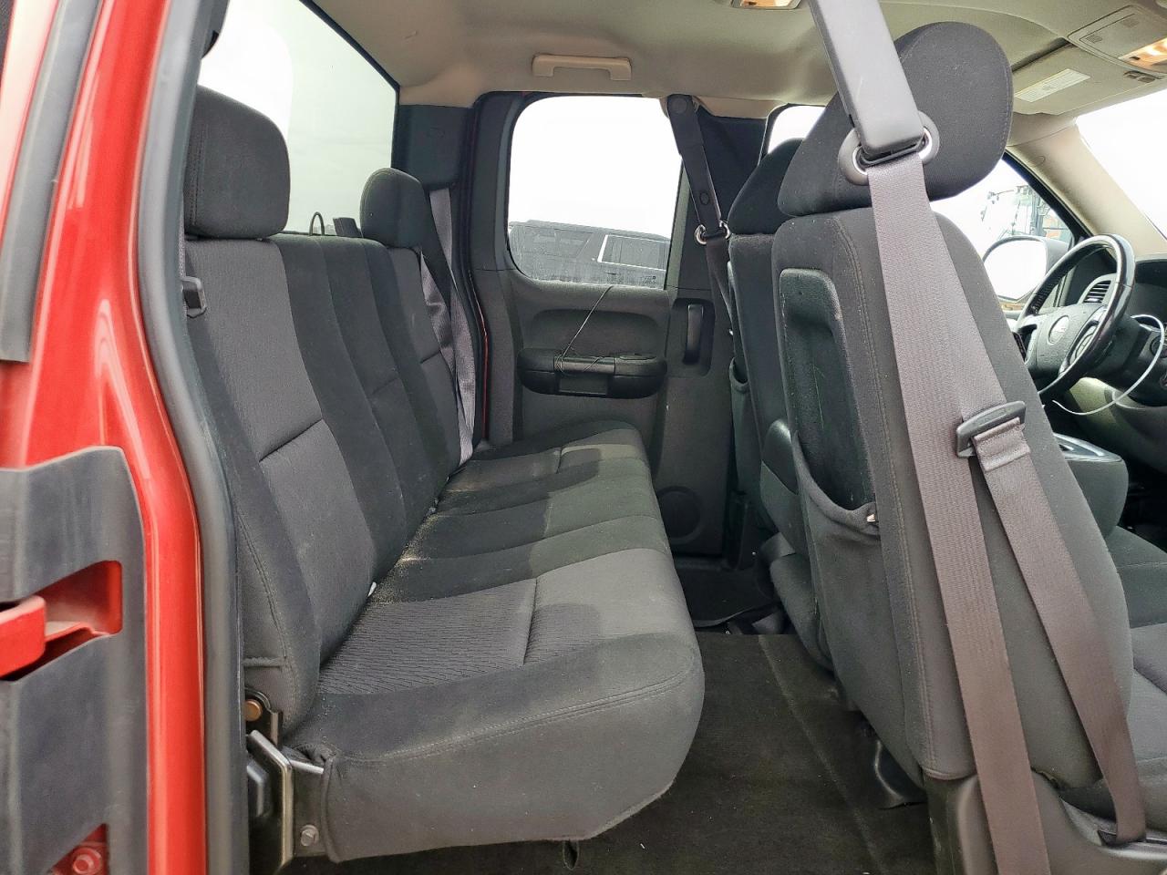 2011 GMC Sierra - Image 10