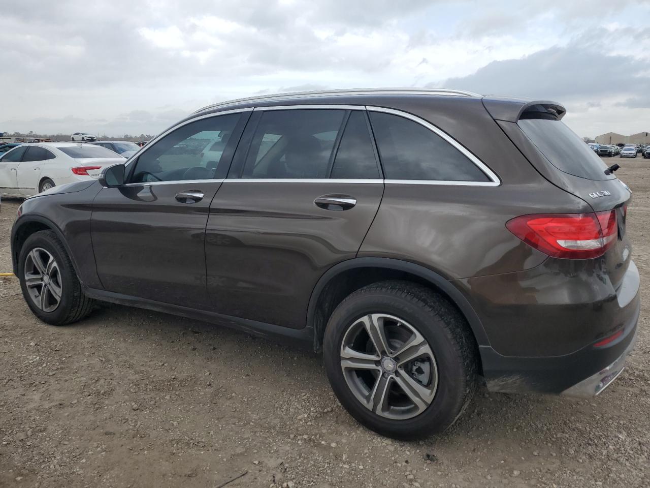 2016 Mercedes-Benz GLC - Image 2