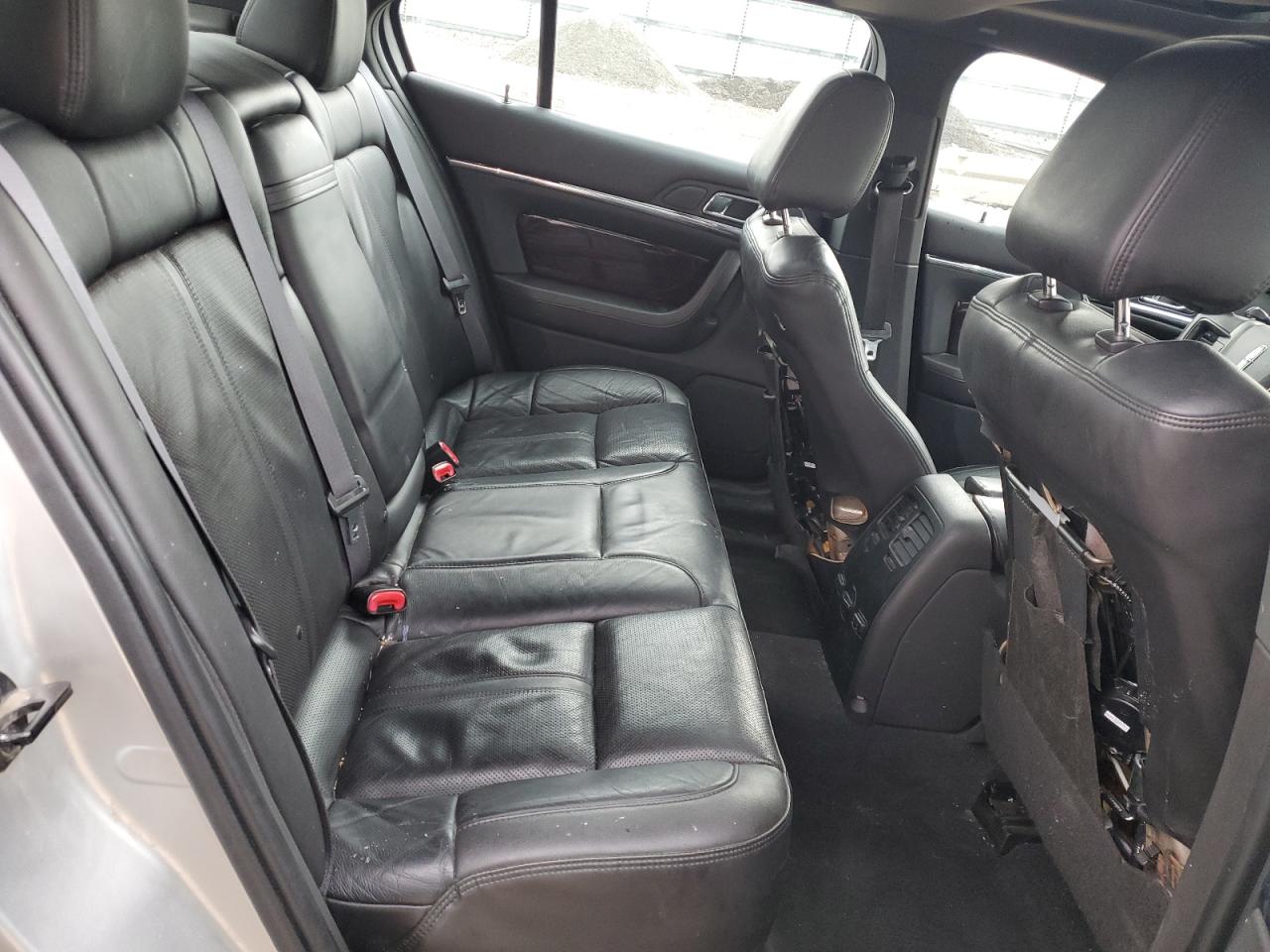 2010 Lincoln MKS - Image 10