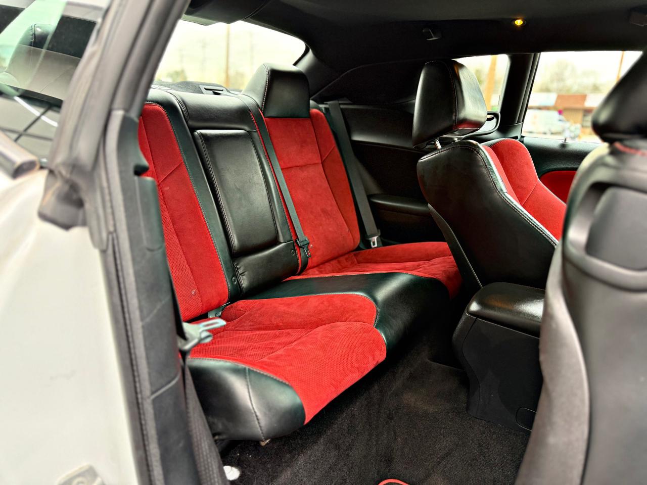 2016 Dodge Challenger - Image 6