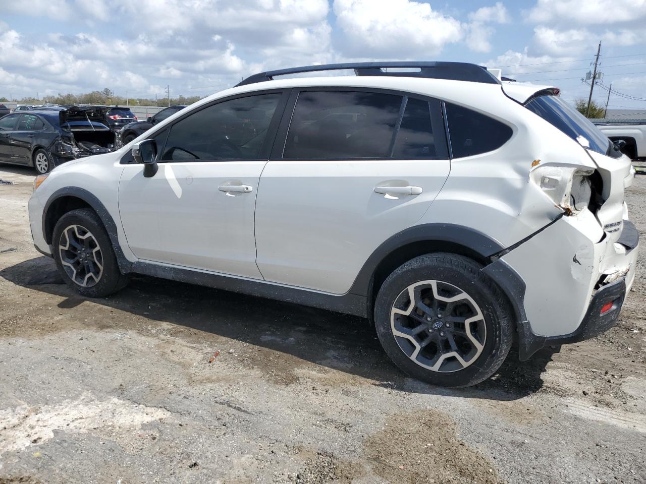 2017 Subaru XV - Image 2
