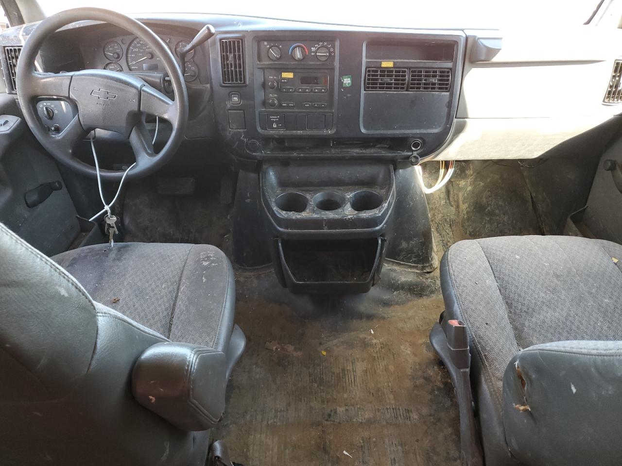 2006 Chevrolet Express - Image 8