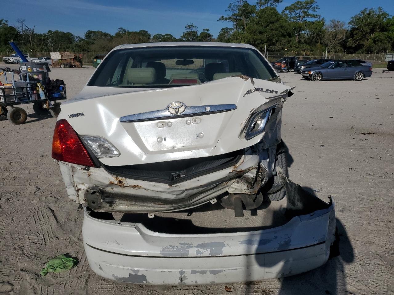 2000 Toyota Avalon - Image 6