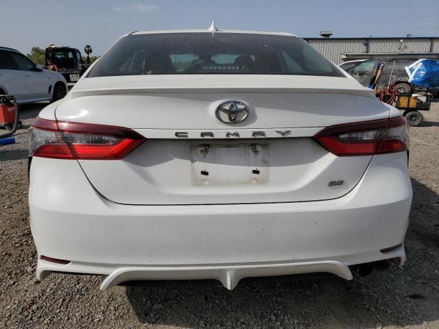  TOYOTA CAMRY 2021 Biały