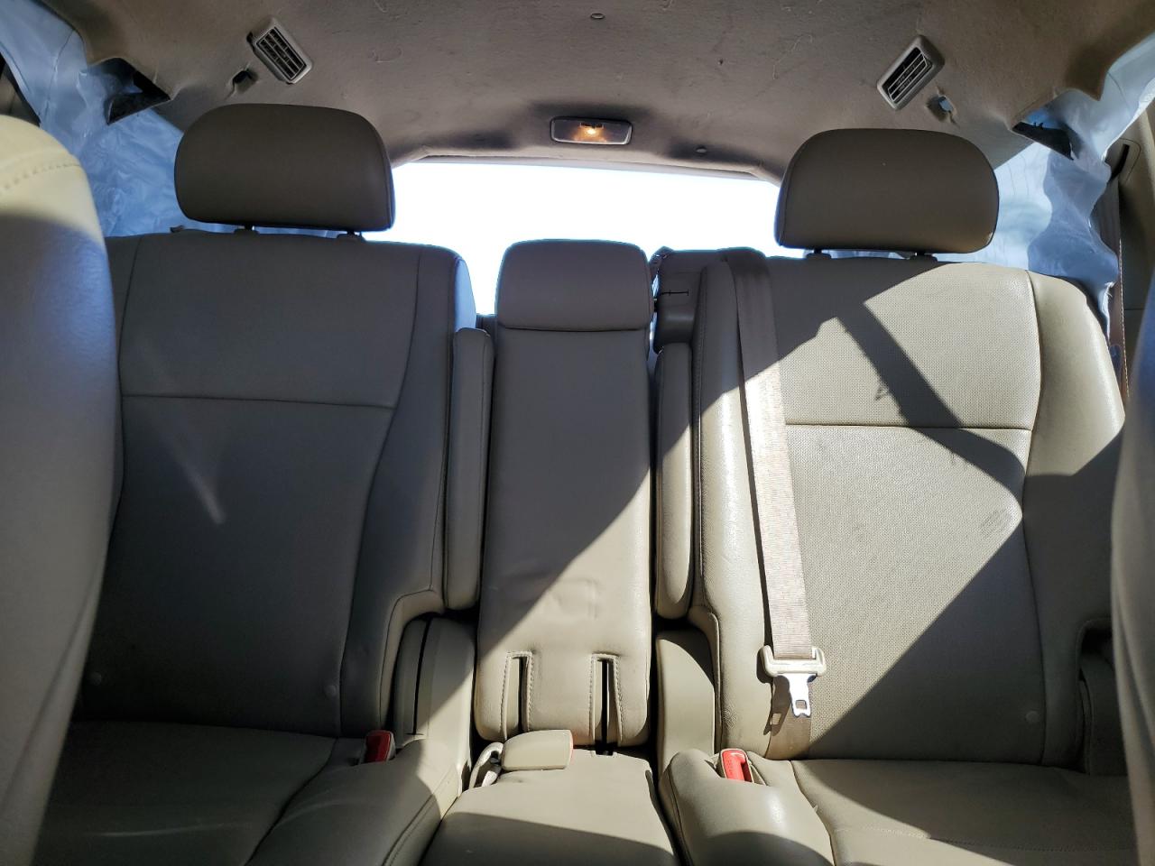 2012 Toyota Highlander - Image 10