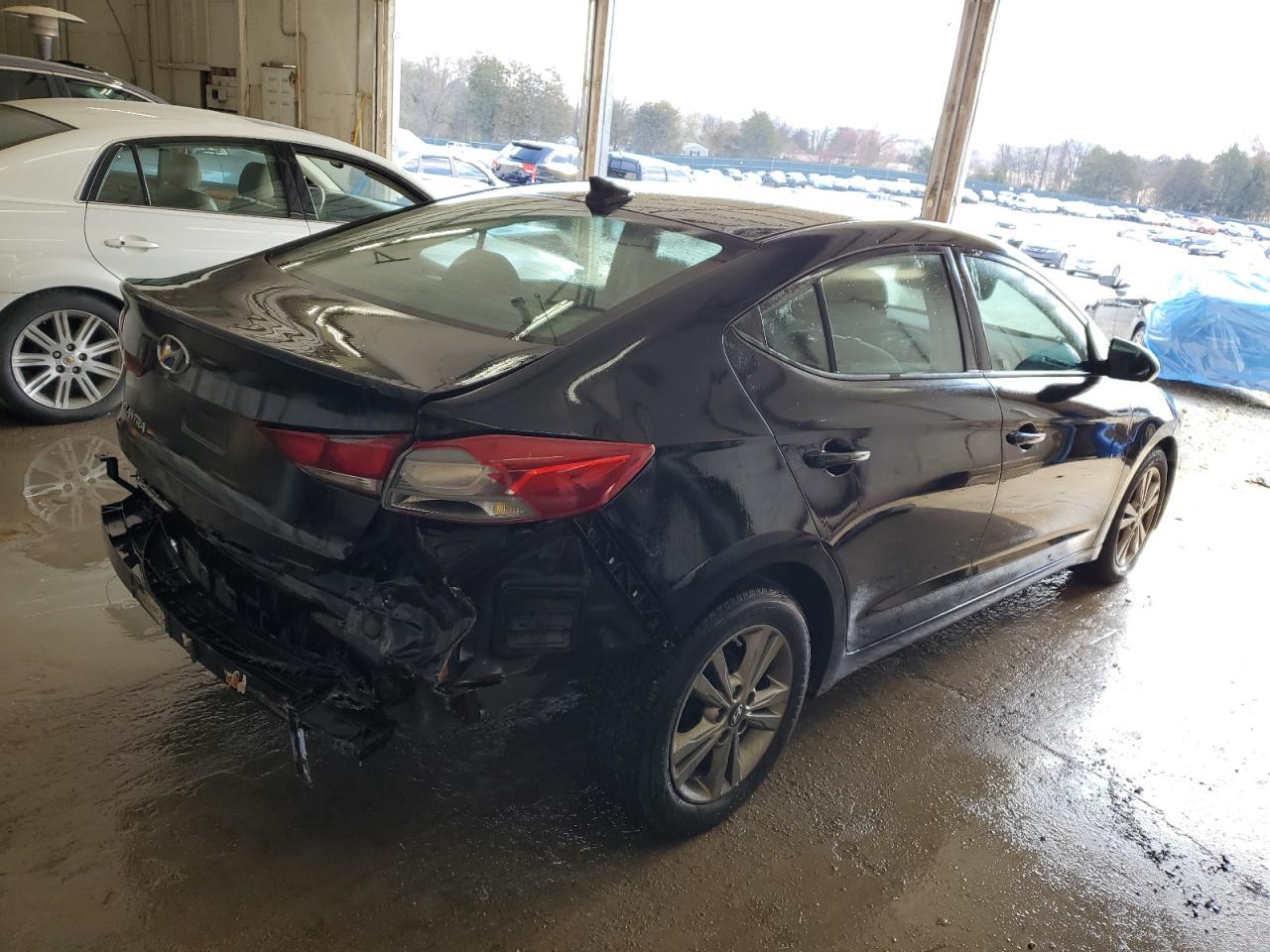2017 Hyundai Elantra - Image 3