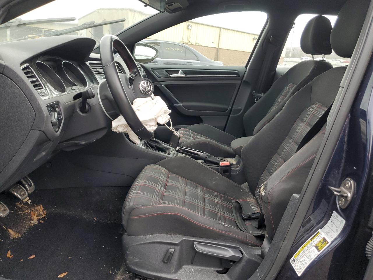 2017 Volkswagen GTI - Image 7