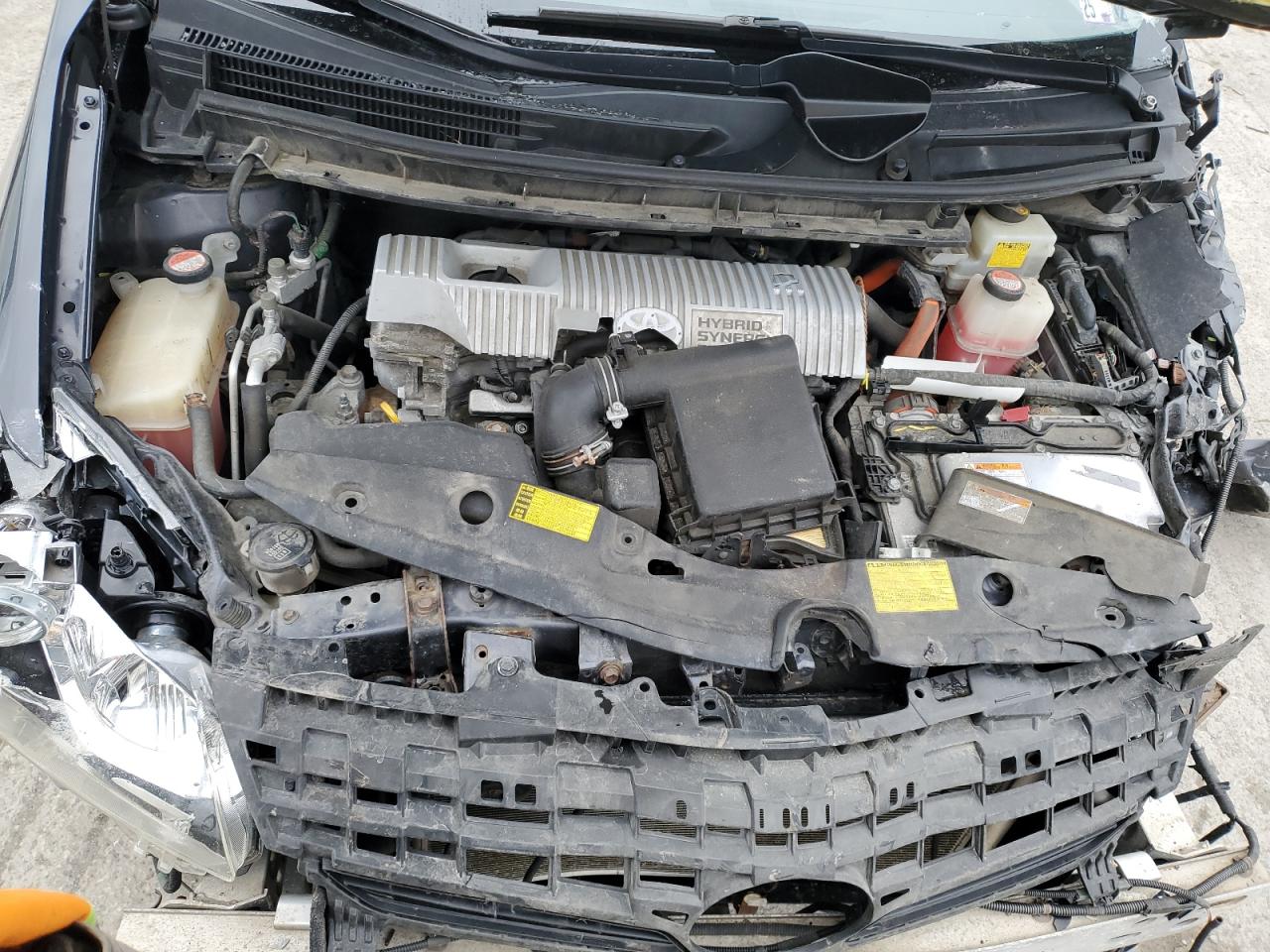 2015 Toyota Prius - Image 12