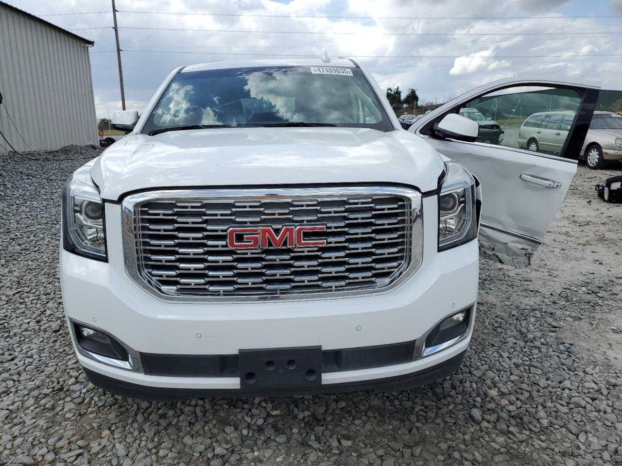 2019 GMC Yukon - Image 5