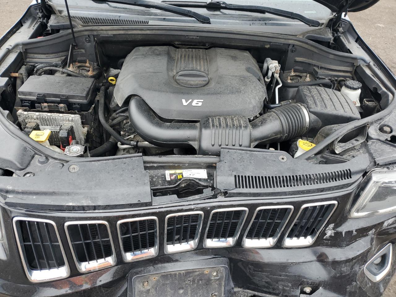 2015 Jeep Grand Cherokee - Image 12