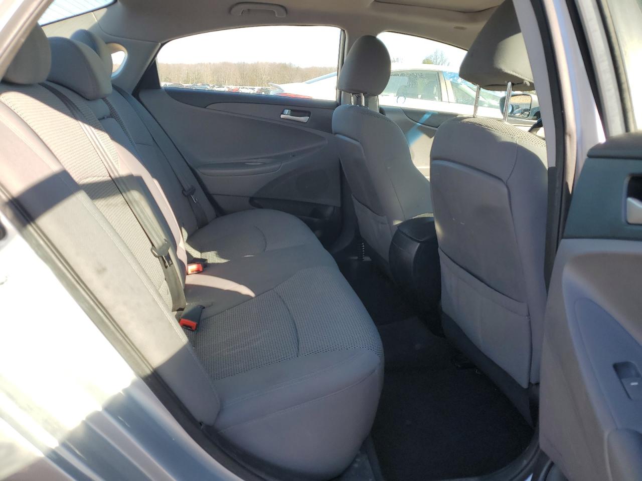 2011 Hyundai Sonata - Image 10