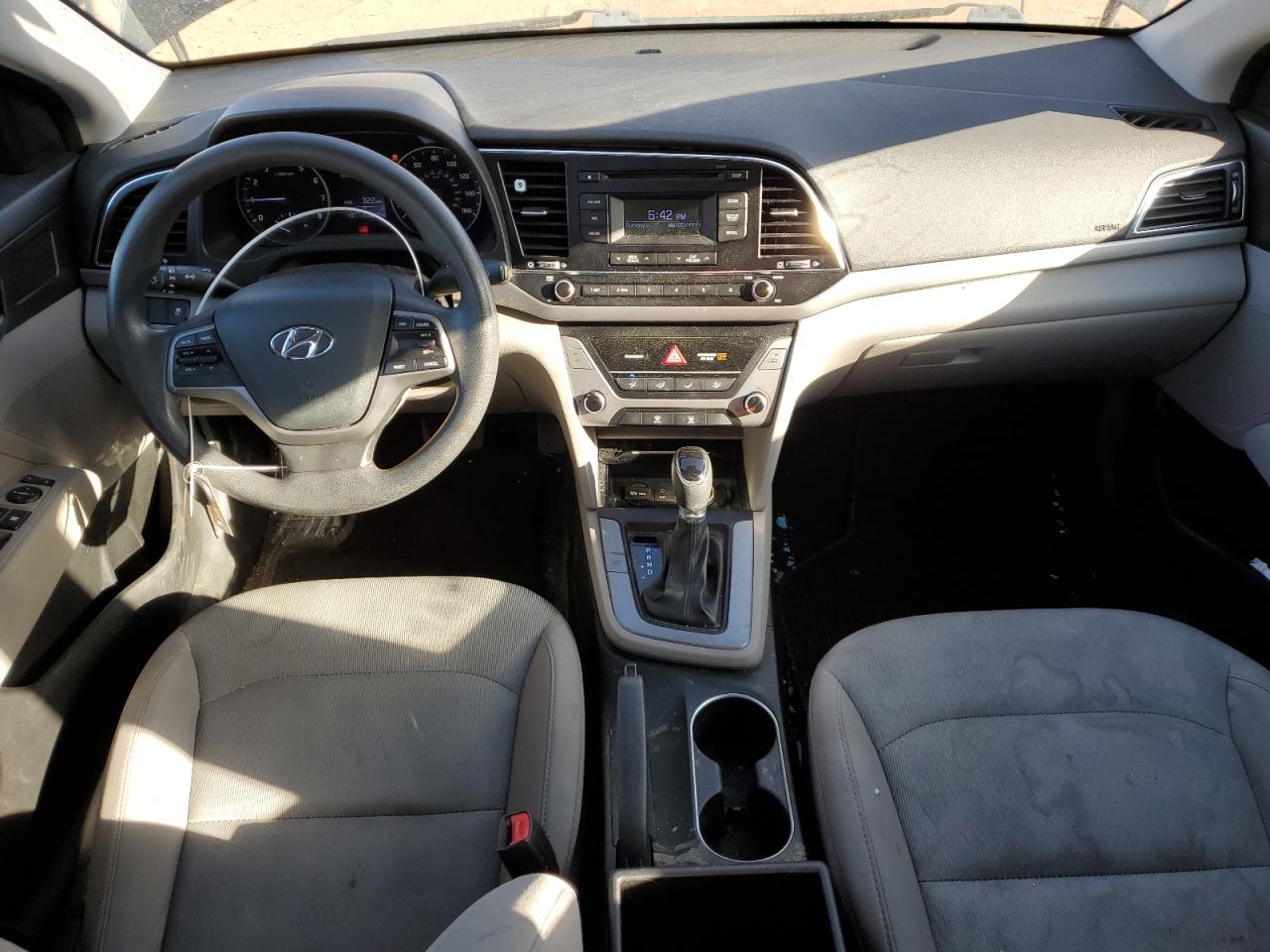 2017 Hyundai Elantra - Image 8