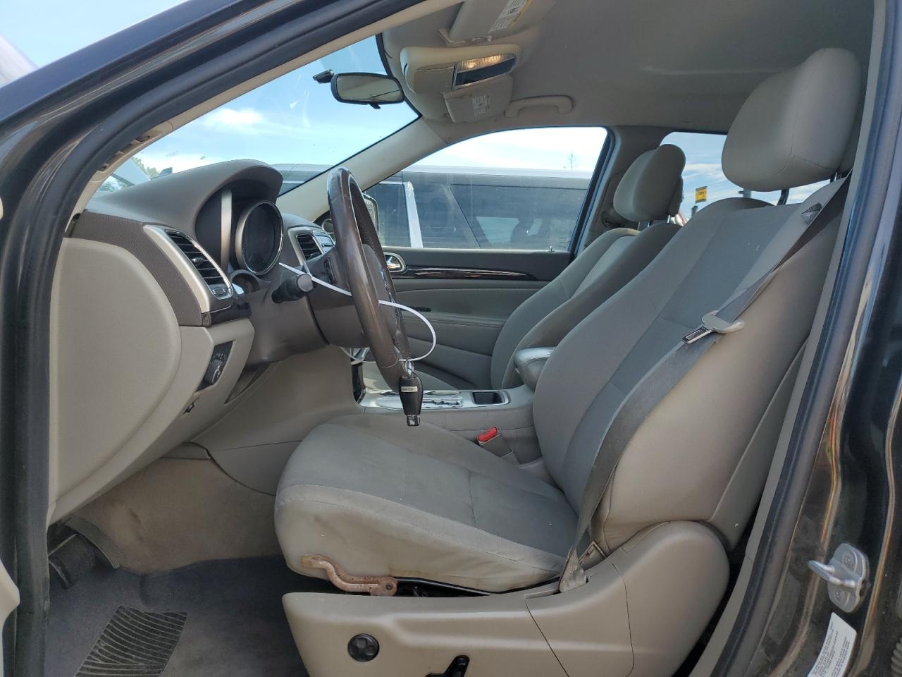 2011 Jeep Grand Cherokee - Image 7