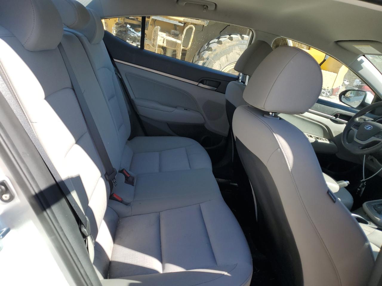 2017 Hyundai Elantra - Image 10