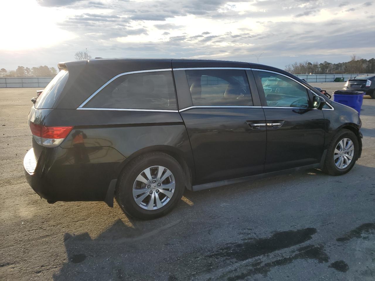 2015 Honda Odyssey - Image 3