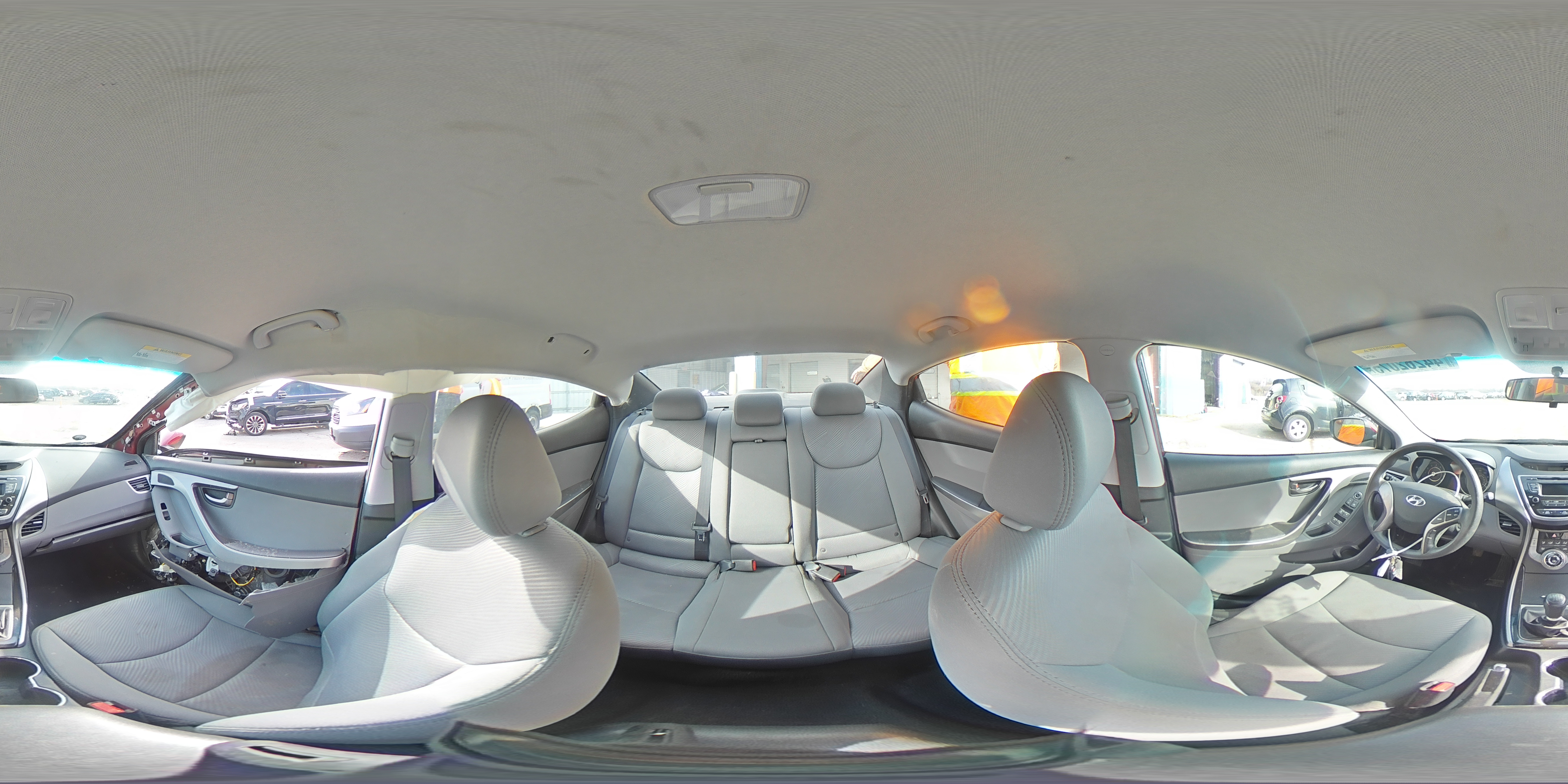 2013 Hyundai Elantra - Image 13