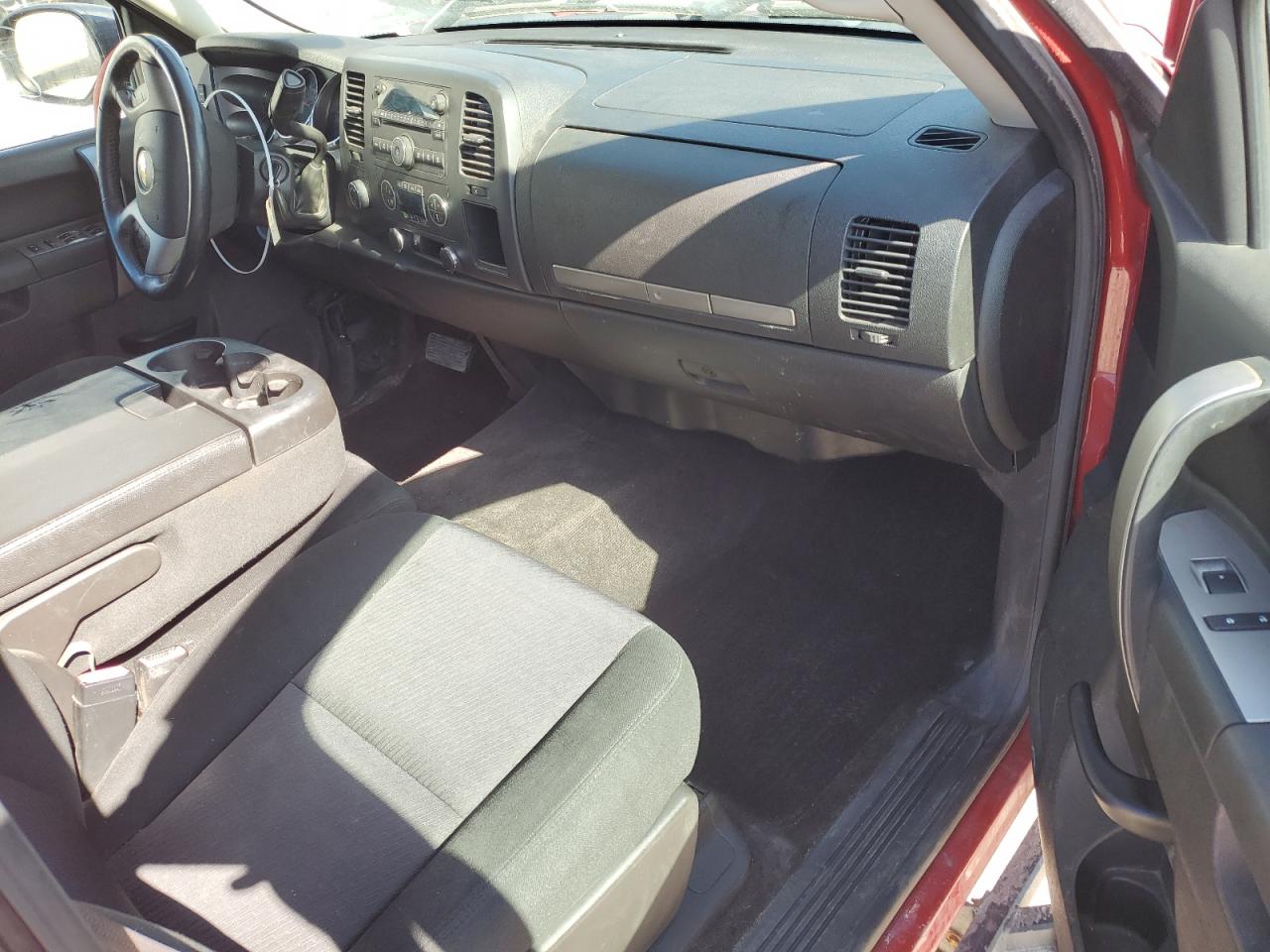 2011 Chevrolet Silverado - Image 8